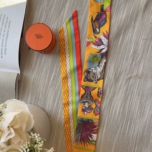 Hermes Silk Grand Theatre Nouveau Soleil Vert Fluo Multicolor Twilly